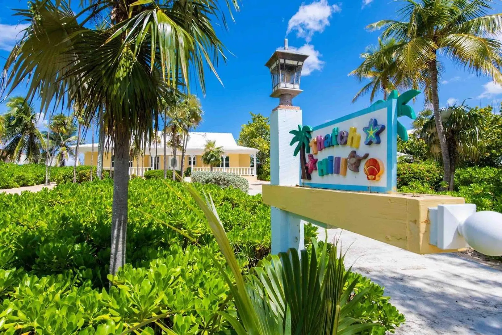 Thatch Hill - Renovated Beach House With Pool, Short Walk To The Rum Point Club Driftwood Village 0*,  Kajmanské ostrovy