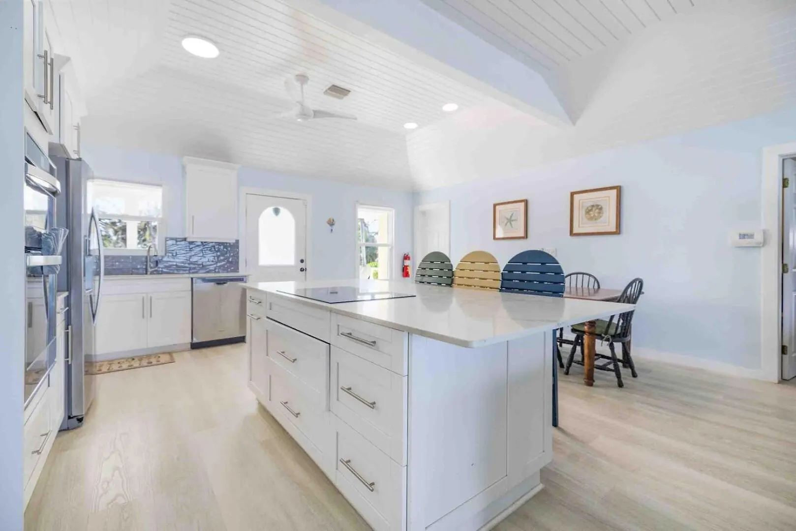 Vila Thatch Hill - Renovated Beach House With Pool, Short Walk To The Rum Point Club Driftwood Village